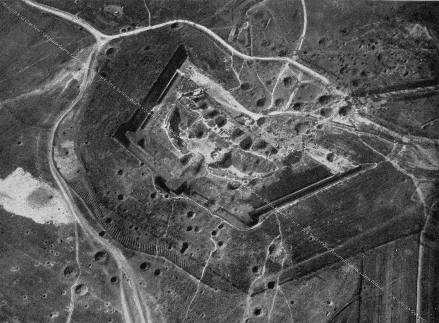 Il forte Von Salis Soglio di Przemysl fotografato dall’aviazione austriaca